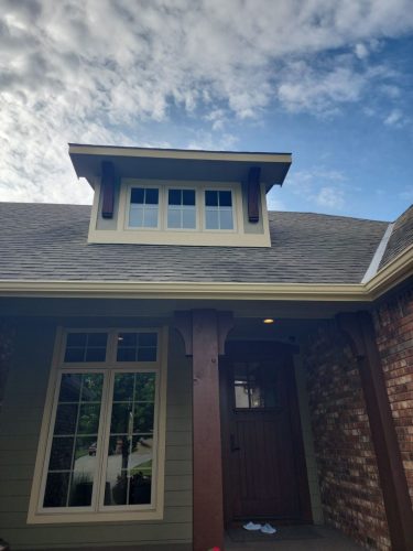 outdoor-living-home-front-detail